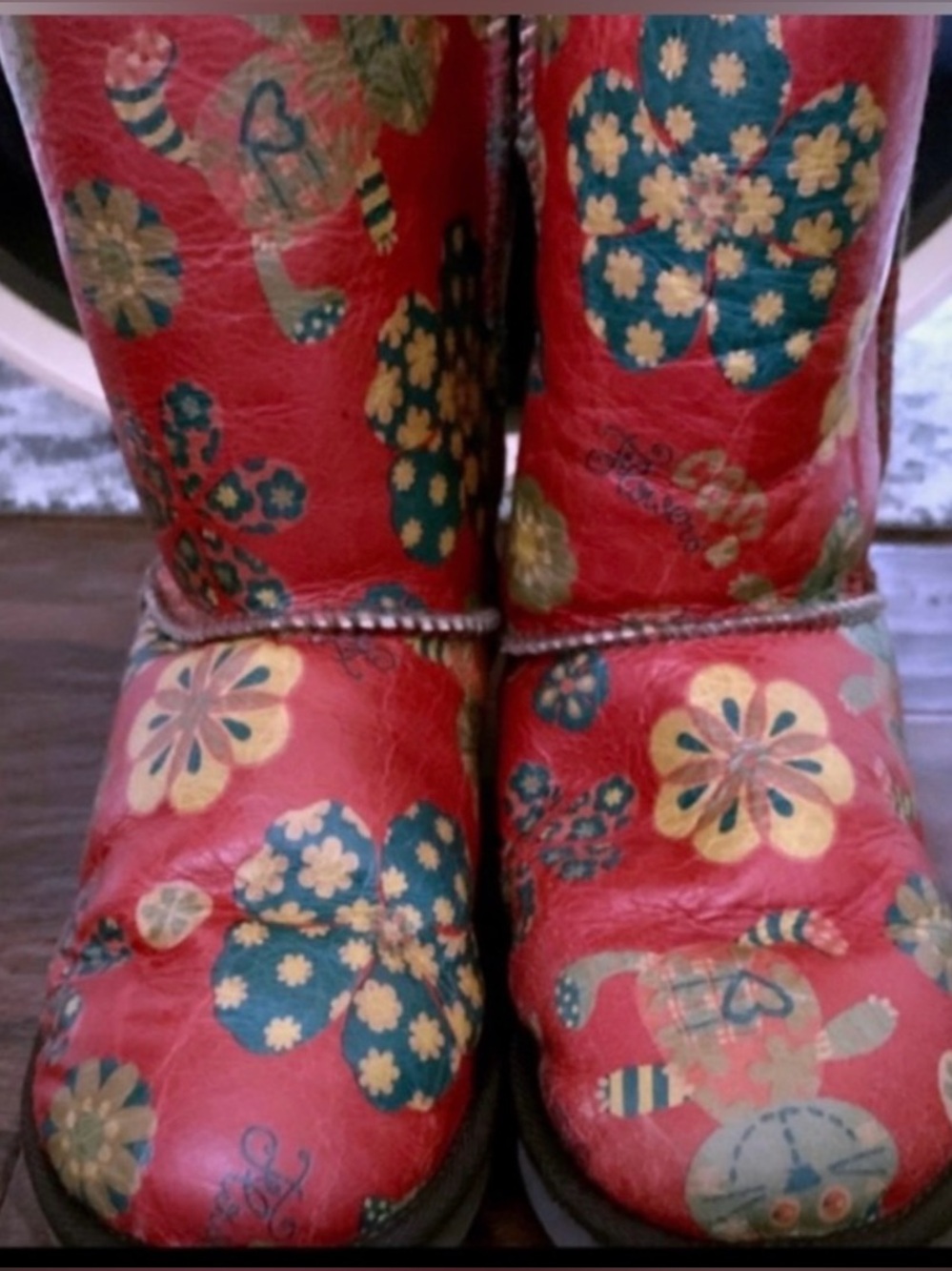 ✅ PRICE FIRM ADORABLE 🐱 Kitty + Flower Shearling Ausiie Ugg Boots